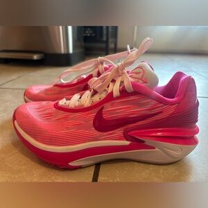 Women’s size 5/Boys Size 3 Nike Air Zoom GT